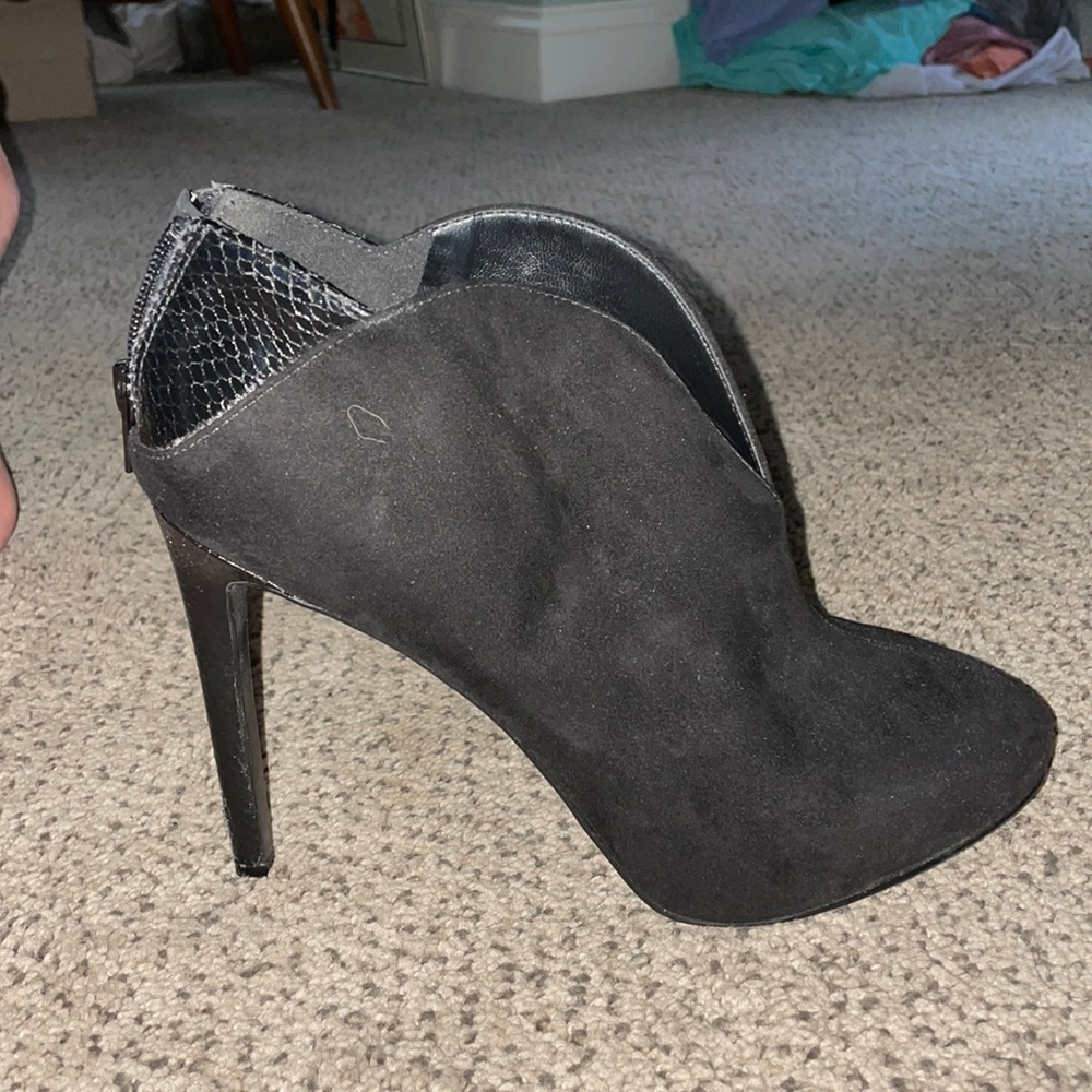 Stunning high heeled booties